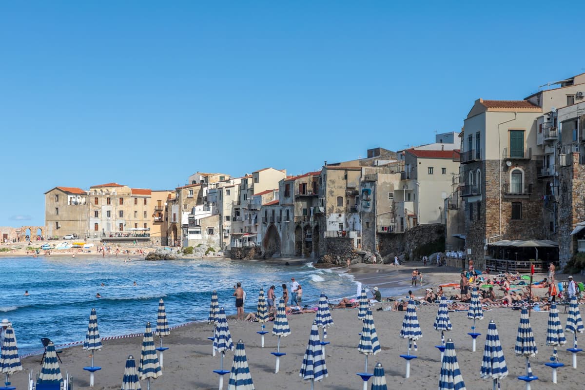 Plage de Cefalù, facile d'accès avec des enfants
